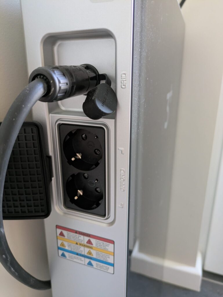 Het dubbele noodstroomstopcontact van de Samduo thuisbatterij